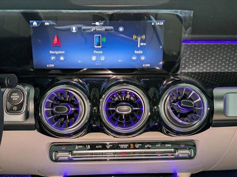 New 2025 Mercedes-Benz GLB 250 4MATIC image 15