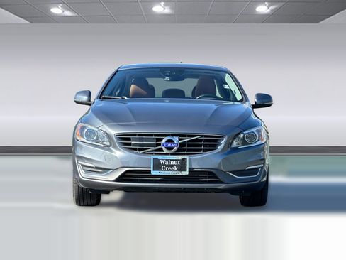 Used 2017 Volvo S60 T5 Inscription Platinum image 5