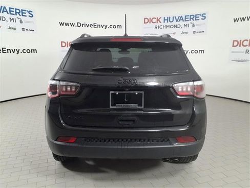 Used 2018 Jeep Compass Latitude image 5