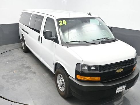 Used 2024 Chevrolet Express 3500 LS RWD image 25