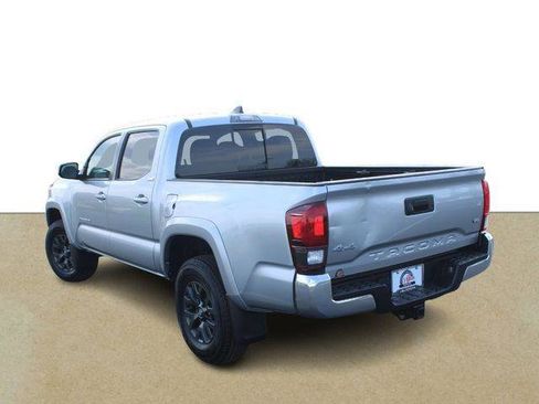 Certified 2022 Toyota Tacoma SR5 AWD/4WD image 6