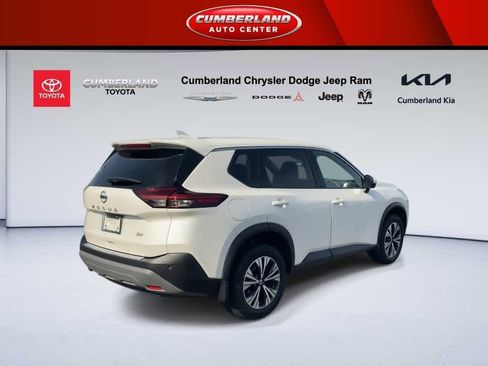 Used 2021 Nissan Rogue SV image 8