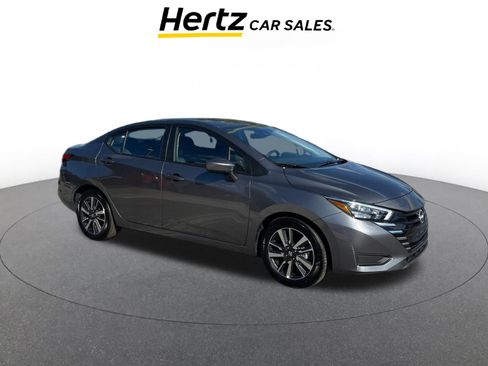 Used 2025 Nissan Versa SV image 1