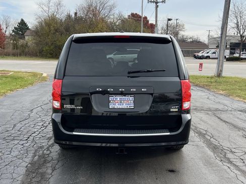 Used 2018 Dodge Grand Caravan GT image 4