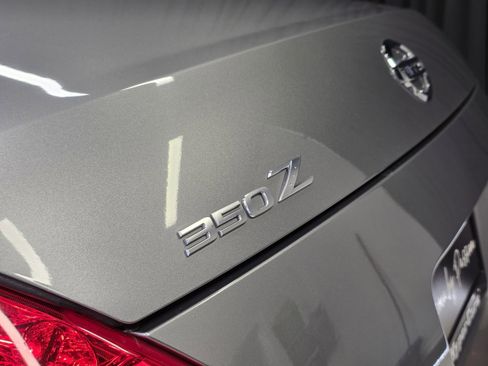 Used 2006 Nissan 350Z Touring w/ (N93) Cargo Convenience Pkg image 40