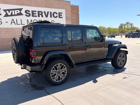 Used 2024 Jeep Wrangler High Altitude AWD/4WD image 7