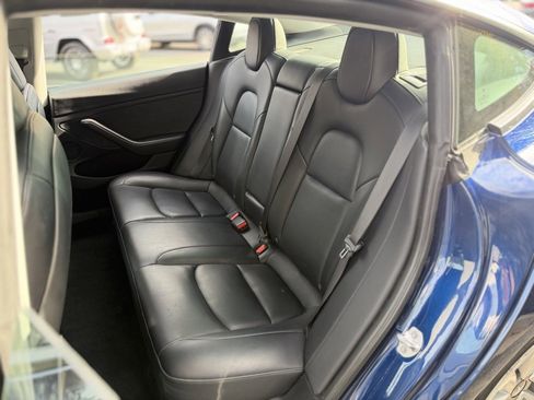 Used 2022 Tesla Model 3 Standard Range image 31