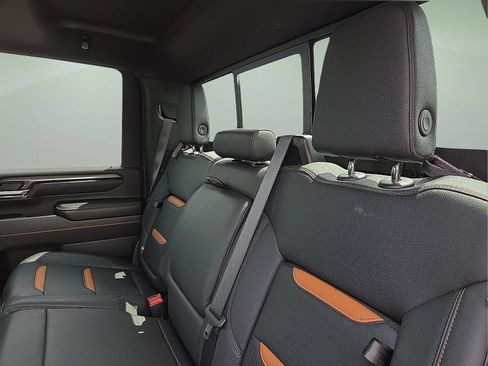 Used 2025 GMC Sierra 2500 AT4 w/ AT4 Premium Plus Package AWD/4WD image 19