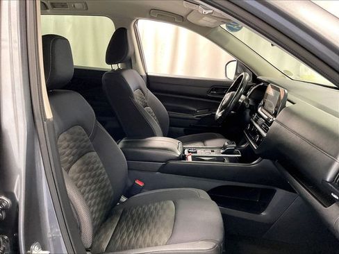 Used 2024 Nissan Pathfinder SV AWD/4WD image 11
