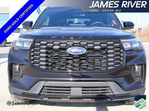 Certified 2025 Ford Explorer ST-Line w/ ST-Line Street Pack image 7