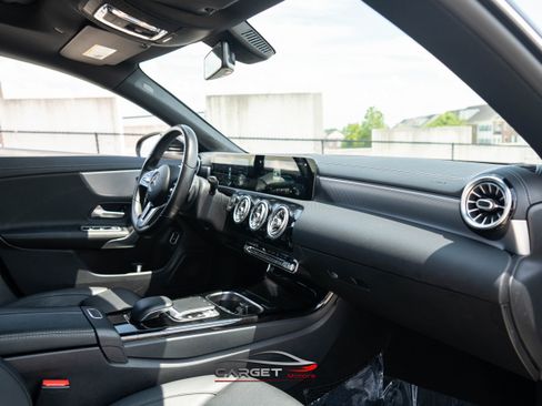 Used 2020 Mercedes-Benz CLA 250 w/ Premium Package image 15