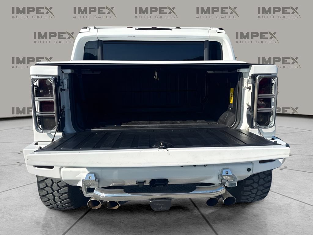 Used 2005 HUMMER H2 SUT w/ Preferred Equipment Group AWD/4WD image 25