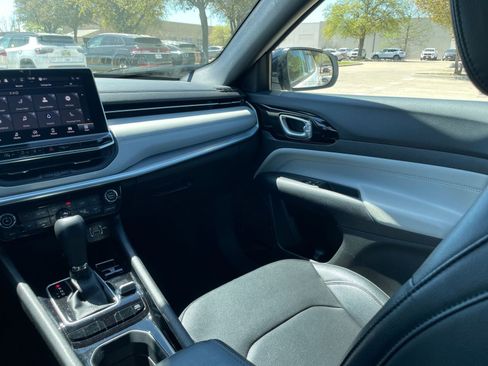 Used 2025 Toyota Corolla LE image 35