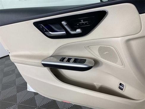 Used 2025 Mercedes-Benz C 300 4MATIC Sedan image 23