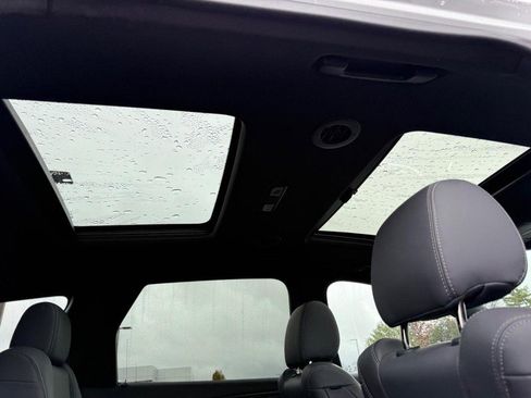 Used 2023 Buick Enclave Essence w/ Experience Buick Package image 12