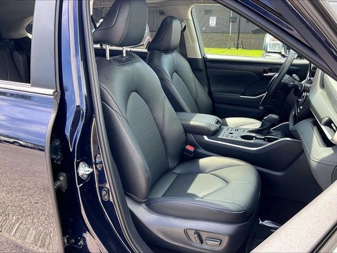Used 2026 Toyota Highlander XLE AWD/4WD image 9