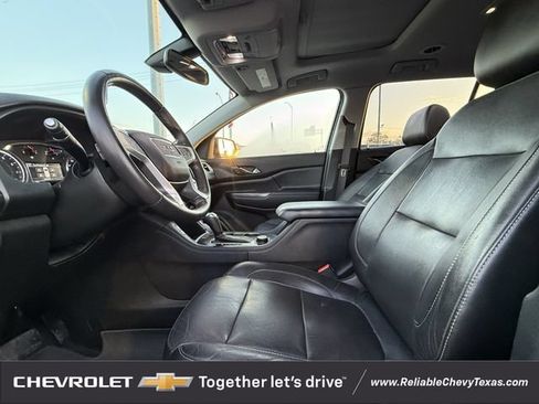 Used 2017 GMC Acadia SLT w/ LPO, Black Accent Package AWD/4WD image 25