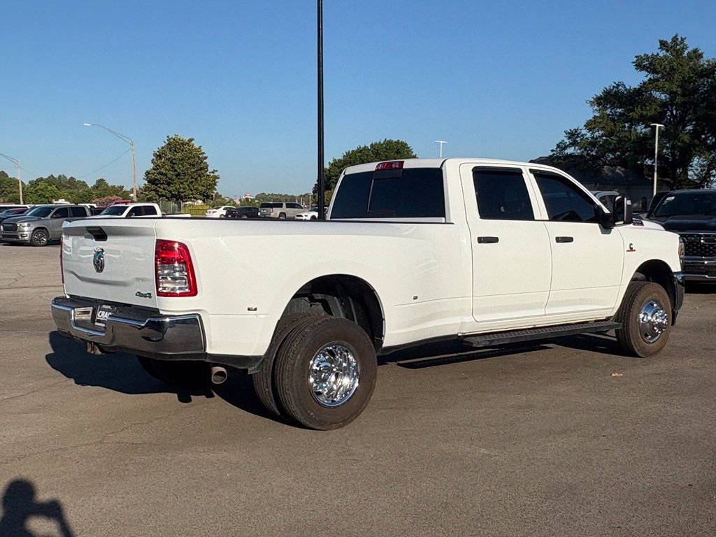 Used 2024 RAM 3500 Tradesman w/ Chrome Appearance Group AWD/4WD image 8