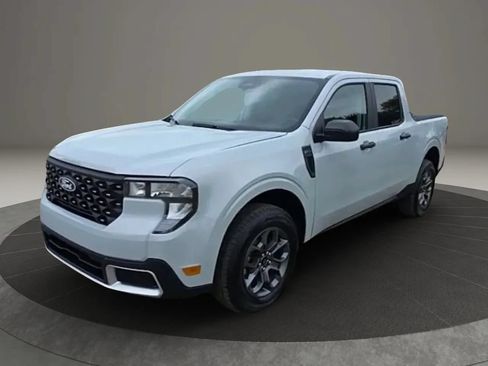 Used 2025 Ford Maverick XLT w/ Equipment Group 301A AWD/4WD image 3