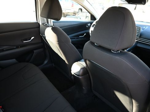 Used 2023 Hyundai Elantra SEL image 18