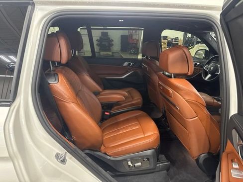 Used 2025 BMW X7 xDrive40i w/ M Sport Package AWD/4WD image 17