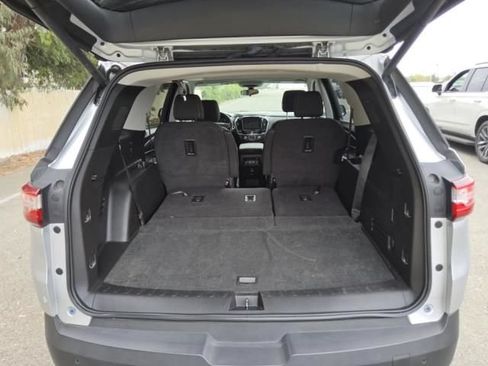 Used 2019 Chevrolet Traverse LT FWD image 6