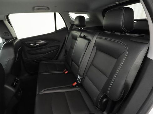 Used 2023 GMC Terrain SLT image 21