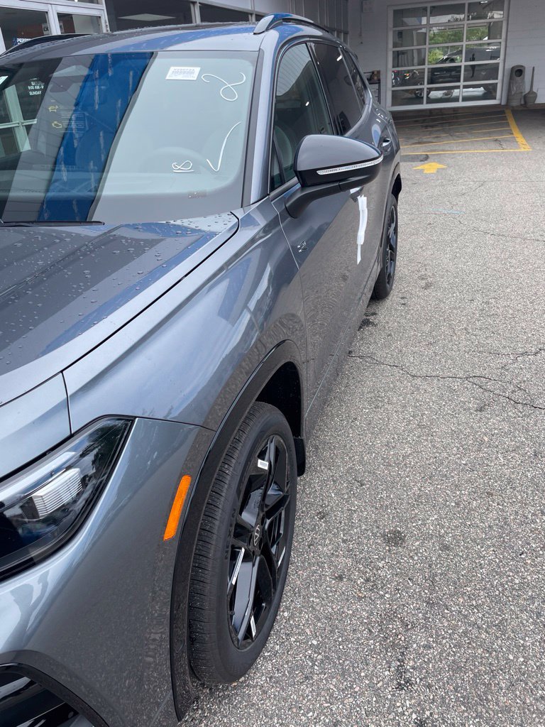 New 2026 Volkswagen Tiguan SE R-Line AWD/4WD image 11