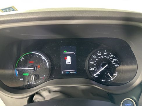 Used 2021 Toyota Sienna XLE image 10