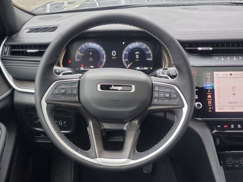 New 2026 Jeep Grand Cherokee Laredo image 18