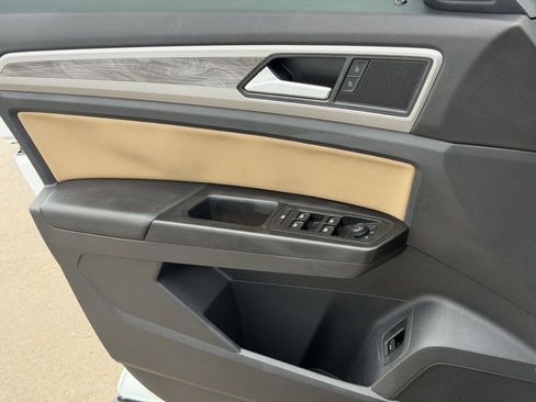 Used 2020 Volkswagen Atlas Cross Sport SE w/ Panoramic Sunroof Package AWD/4WD image 26