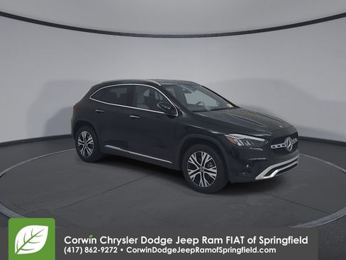 Used 2025 Mercedes-Benz GLA 250 4MATIC image 3
