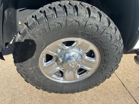 Used 2018 RAM 2500 Tradesman w/ Chrome Appearance Group image 8