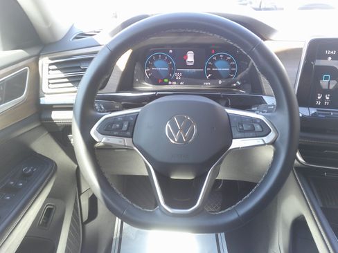 Used 2025 Volkswagen Atlas SE AWD/4WD image 21