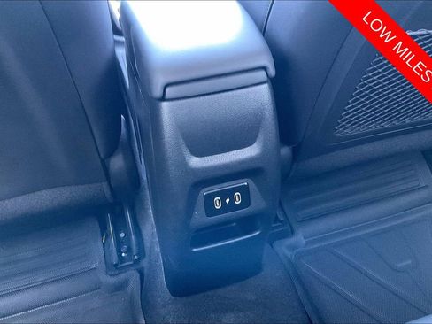 Used 2025 Hyundai Venue Limited FWD image 33