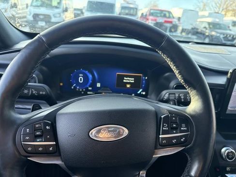 Used 2020 Ford Explorer Platinum image 35