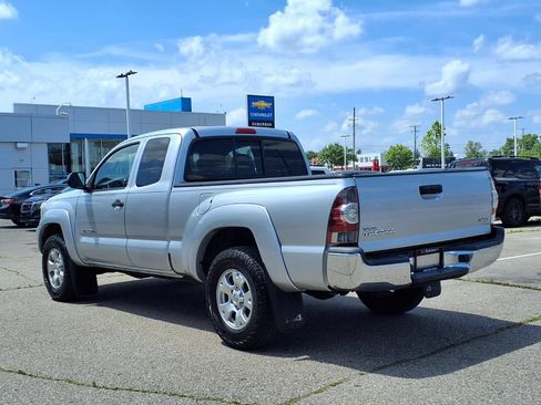 Used 2012 Toyota Tacoma 4x4 Access Cab w/ SR5 Pkg image 7