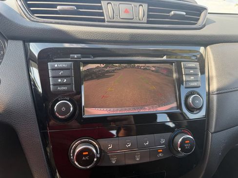 Used 2018 Nissan Rogue S FWD image 20