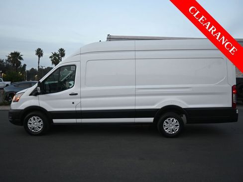 Used 2022 Ford E-Transit 148 High Roof Extended image 4