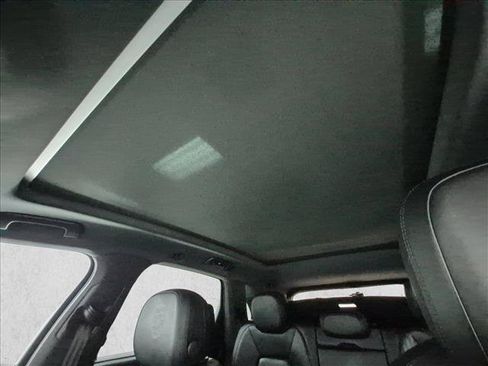 Used 2022 Porsche Cayenne S AWD/4WD image 16