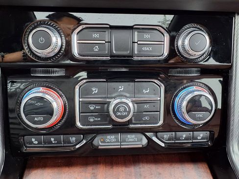 Used 2023 GMC Yukon XL Denali Ultimate AWD/4WD image 13