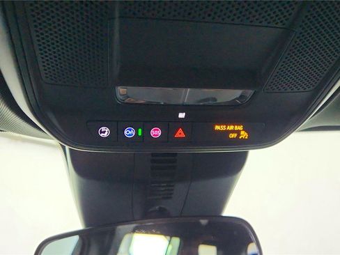 Used 2025 Chevrolet Traverse LT w/ Driver Confidence Package image 45