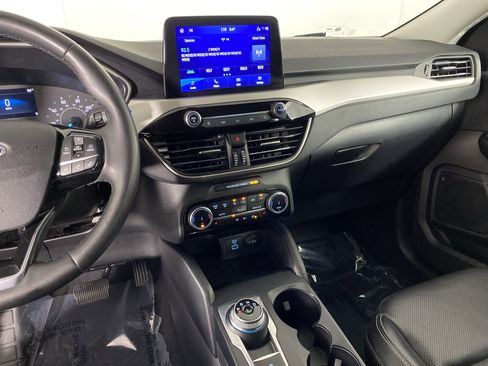 Used 2022 Ford Escape SEL image 39