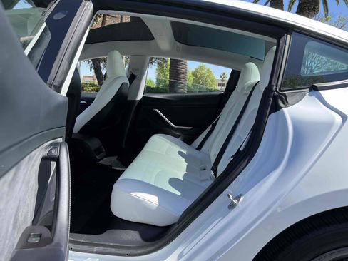 Used 2023 Tesla Model 3 Standard Range image 28