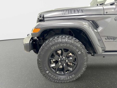 Used 2023 Jeep Gladiator Sport AWD/4WD image 16
