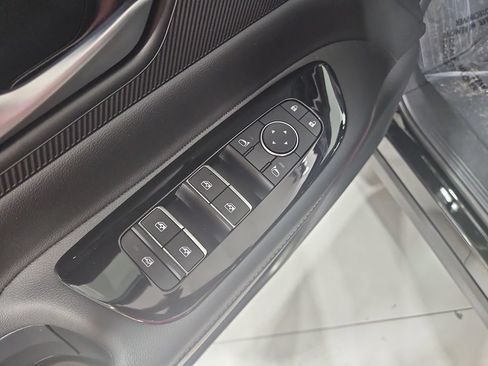 Certified 2025 Nissan Murano SV AWD/4WD image 13