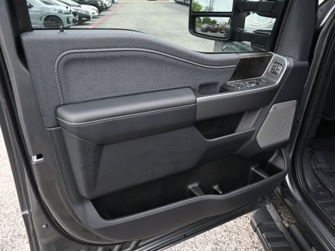 New 2026 Ford F250 Lariat w/ Black Appearance Package AWD/4WD image 16