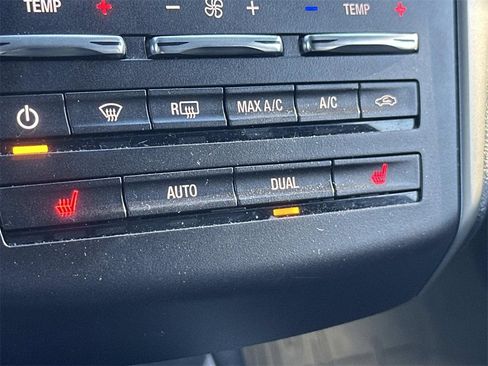 Used 2019 Lincoln MKC Premiere image 27