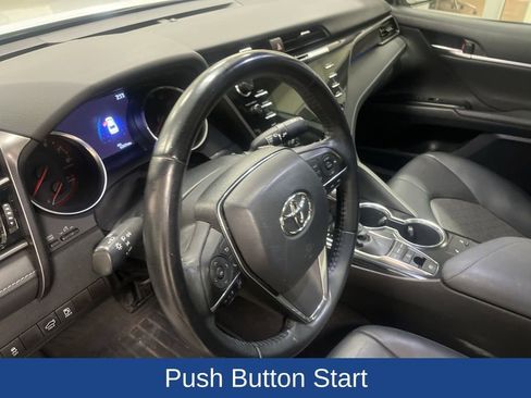 Used 2019 Toyota Camry XSE image 9