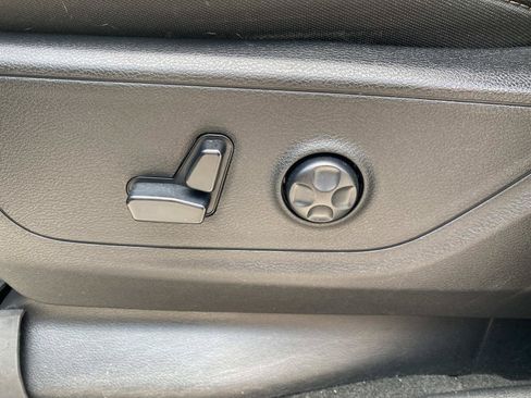 Used 2020 RAM 1500 Big Horn AWD/4WD image 25